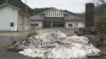 「居座り寒波」36年ぶり真冬の選挙への影響は？山間部を抱える選管にい聞いてみると…「道路にかいた雪が、掲示場の場所を塞ぐこともあるので…」