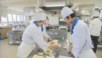 「大阪王将」とコラボ！　高校生がメニュー開発に挑戦　「天津飯のコメを焼きそばに変えてみたら…」　12月ごろ販売開始目標に準備進む