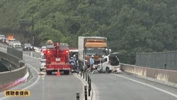 高速道路で軽乗用車が大型トラックと正面衝突　軽乗用車が反対車線にはみ出したか　中国横断自動車道尾道松江線