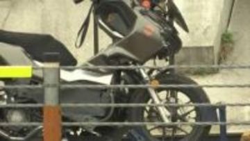 バイクがワイヤーロープの支柱に衝突　仲間とツーリング中の70代男性が意識不明の重体　高速道路が5時間近く通行止め　鳥取・鳥取市