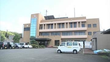 公文書の日付けを改ざん…契約未締結のまま年度末まで放置…「公文書も偽造等」「職務怠慢」などで町職員３人を懲戒処分「行政運営の根幹を揺るがす不適切な事務処理が相次いで発生」　鳥取県南部町