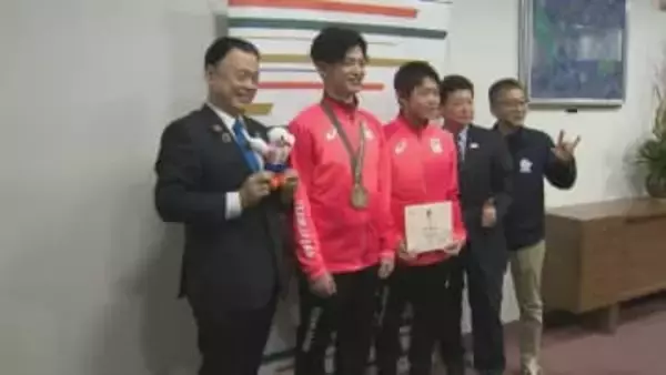 デフリンピックで「金メダル」足立選手　6位入賞の須山選手が知事に結果報告　2人とも松江ろう学校教諭　「子どもたちにも自分も何かやりたいという気持ちになってもらえたら」