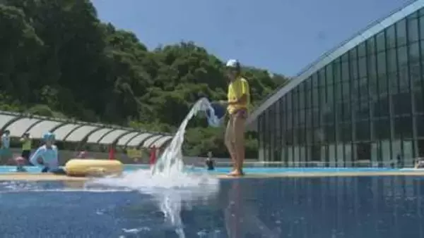 「ぬるい。ぬるま湯」５日連続「熱中症警戒アラート」でプールに異変　水温が36度に…暑すぎて来場者が減少「この暑さで客足が鈍っている」島根・松江市