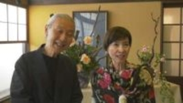 貴重なバラを一堂に展示　華道家・假屋崎省吾さんとフローランタン柳楽桜子さんトークショーも開催　観客の前で生け花のデモンストレーションも