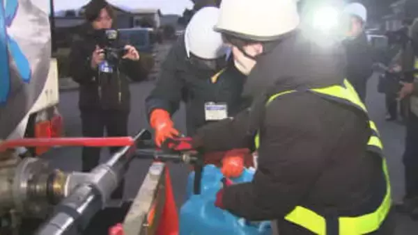 断水続き…給水活動始まる　約1100戸、3000人に影響　復旧のめど立たず　震度5強の地震の影響続く　鳥取県南部町