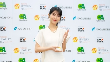 浜辺美波「ハイジュエリーにドキドキ」「またこの賞を頂けたことが光栄」