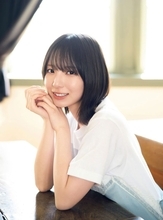 日向坂46渡辺莉奈、17歳の最強ピュアオーラがまぶしいグラビアショット