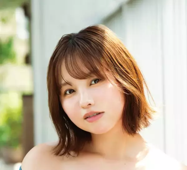 本郷柚巴インタビュー｜「恋人を作る時間があるんだったら……」青春時代をグループに捧げた彼女は、まだまだ仕事一筋⁉