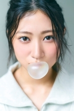 乃木坂46・6期生連載企画「Nogizaka Colors」8人目を川端晃菜が飾る