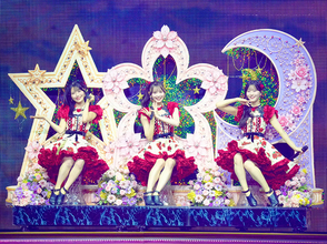 “星月花”が咲いた瞬間から始まる昼公演　新曲と新世代が横浜に広げたAKB48の今
