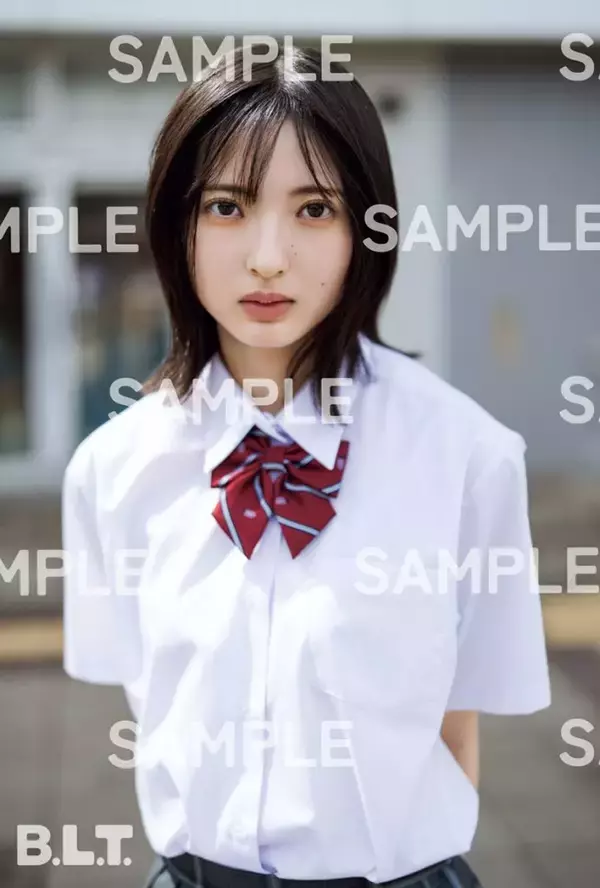 「日向坂46渡辺莉奈、制服姿の表紙カット解禁！夏の記憶を閉じ込めたような1枚に」の画像