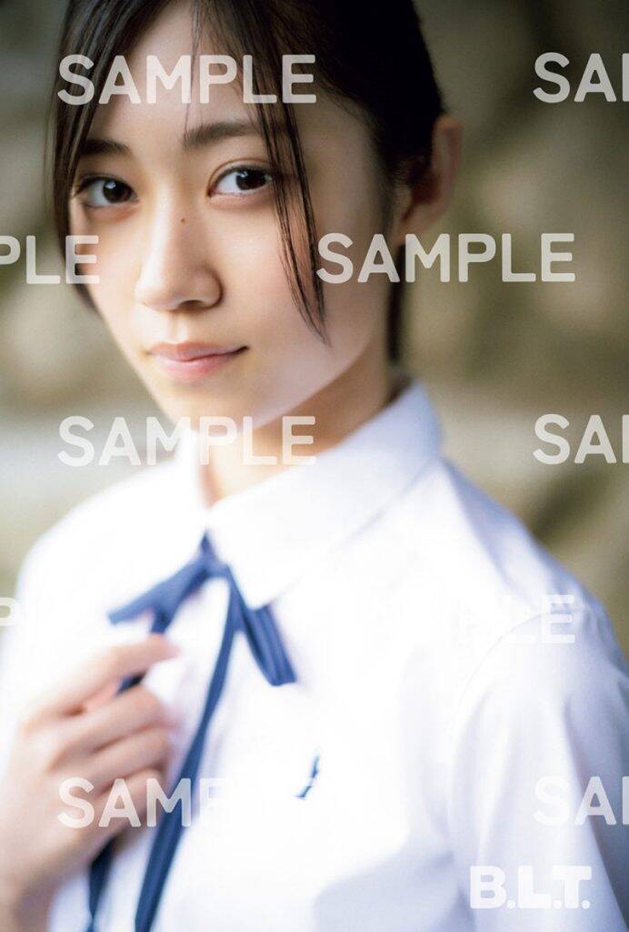 日向坂46渡辺莉奈、制服姿の表紙カット解禁！夏の記憶を閉じ込めたような1枚に