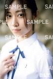 「日向坂46渡辺莉奈、制服姿の表紙カット解禁！夏の記憶を閉じ込めたような1枚に」の画像20