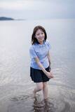 「日向坂46渡辺莉奈、制服姿の表紙カット解禁！夏の記憶を閉じ込めたような1枚に」の画像4