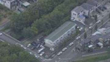 【速報】外国人とみられる男がアパートの部屋に立てこもるも身柄確保 部屋には他にもう1人いる模様 ｢入ったら刺すぞ｣ 愛知・豊橋市