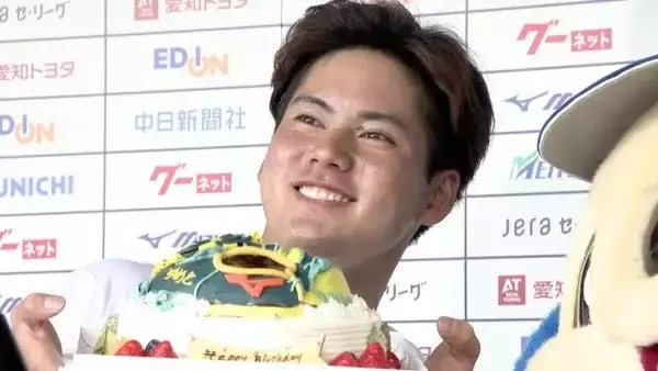 「キャンプ2日目は元メジャーリーガー川﨑宗則選手も参戦！何を伝えたのかは｢企業秘密です｣ 中日･藤嶋健人投手 ｢優勝するためにはどうしたらいいか…｣ 沖縄キャンプ」の画像