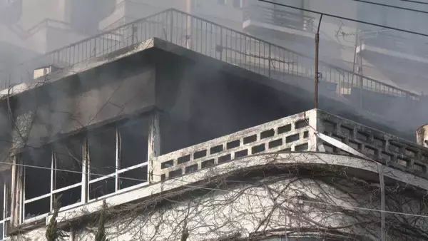 「｢窓から火が出ている｣ ホテルの社員寮で火事 40代男性社員を病院に搬送 愛知･蒲郡市の西浦温泉街」の画像