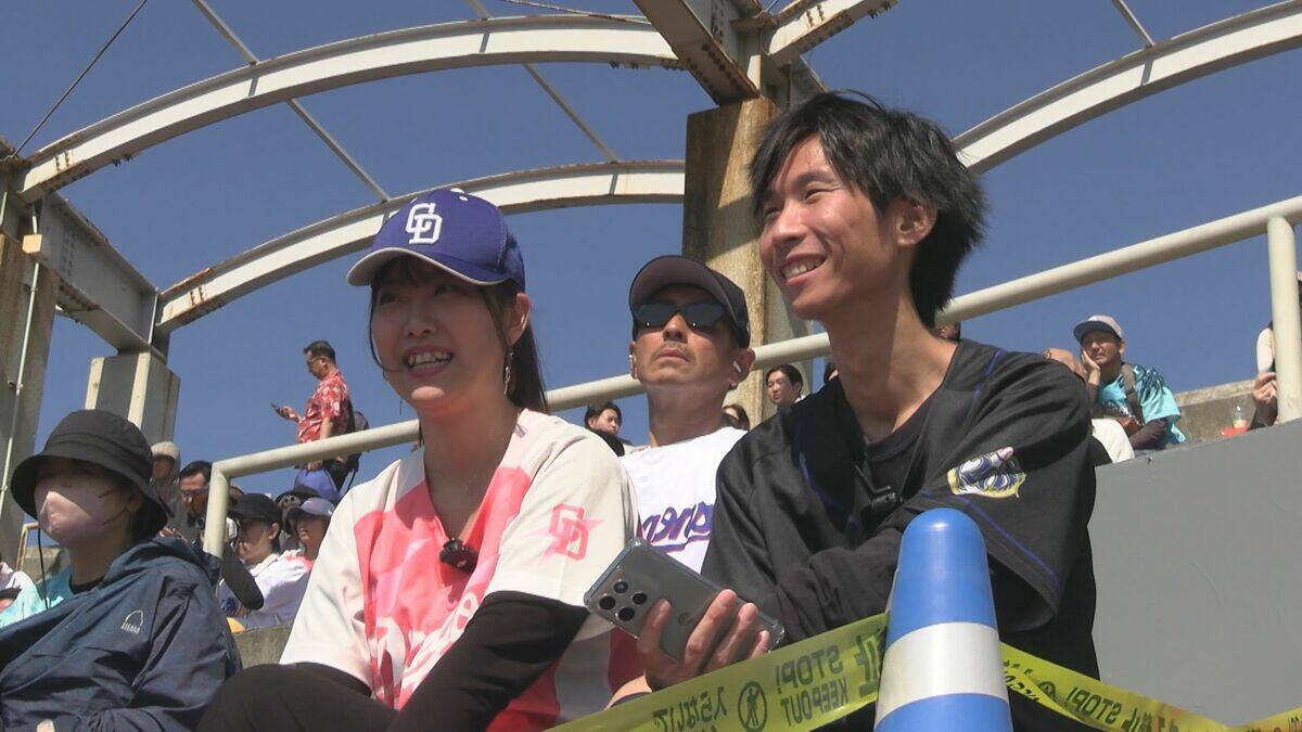 ドラゴンズのため移住したカップル 東京→名古屋へ 彼女は高橋周平のシルエットに涙 カラオケの締めは応援歌⁉ 初の沖縄キャンプに密着