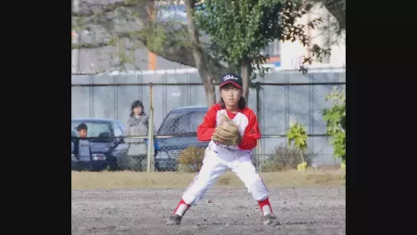 「ドラゴンズのため移住したカップル 東京→名古屋へ 彼女は高橋周平のシルエットに涙 カラオケの締めは応援歌⁉ 初の沖縄キャンプに密着」の画像