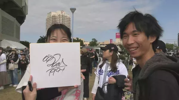 「ドラゴンズのため移住したカップル 東京→名古屋へ 彼女は高橋周平のシルエットに涙 カラオケの締めは応援歌⁉ 初の沖縄キャンプに密着」の画像