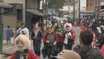 初代“最強の福女”は誰に？岐阜･恵那市で｢福女チャレンジ｣ ゴールの神社を目指し111人が全力疾走 きっかけは“福男選び”… 街おこしに期待込め