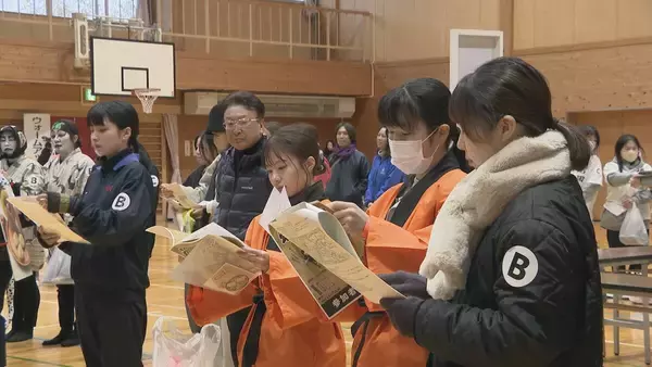「初代“最強の福女”は誰に？岐阜･恵那市で｢福女チャレンジ｣ ゴールの神社を目指し111人が全力疾走 きっかけは“福男選び”… 街おこしに期待込め」の画像