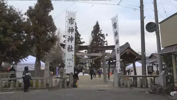 「初代“最強の福女”は誰に？岐阜･恵那市で｢福女チャレンジ｣ ゴールの神社を目指し111人が全力疾走 きっかけは“福男選び”… 街おこしに期待込め」の画像