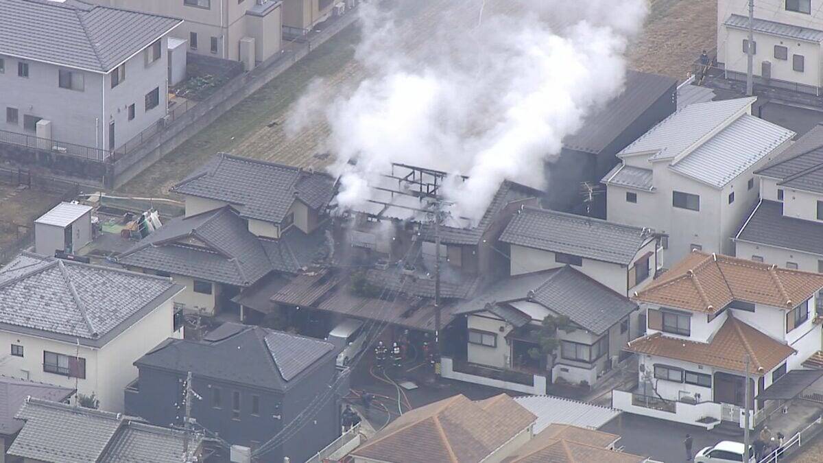 ｢ヒーターに触れていた布が燃え上がった｣ と119番通報 木造2階建て住宅で火事 住人は逃げ出して無事 岐阜･笠松町