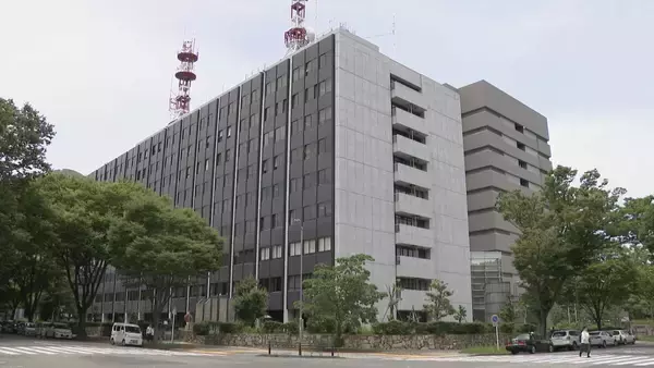 「監禁事件の被害者として保護されたフィリピン国籍の女 他人名義のキャッシュカードを有償で譲り受けた疑いで逮捕」の画像