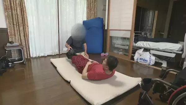 「｢私は歩けないんです。排せつができないんです｣ 新型コロナワクチン接種後に“下半身不随”の男性 国の結論は“評価不能”【“ワクチン後遺症”を考える シリーズ11】」の画像