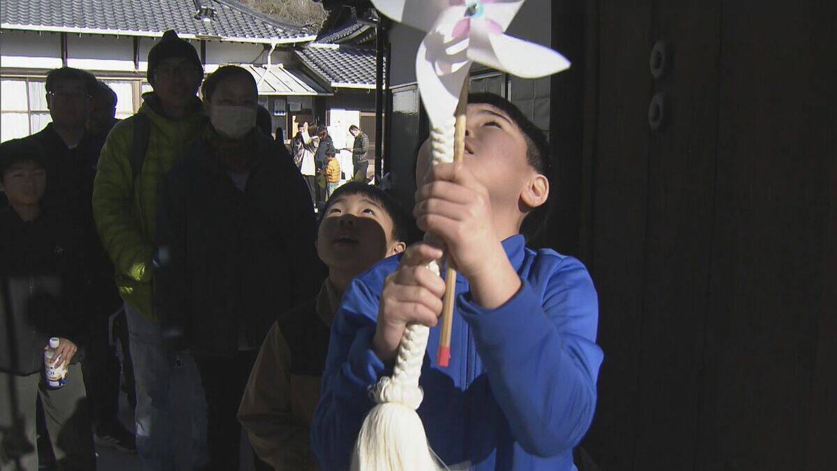 12時間早く“除夜の鐘”を…明るいうちに参道通って「おおみそかの鐘」をつきました 愛知・豊橋市の普門寺
