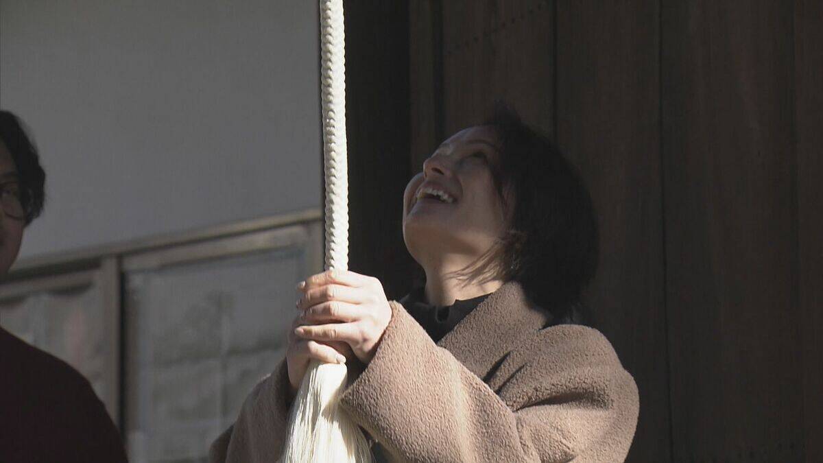 12時間早く“除夜の鐘”を…明るいうちに参道通って「おおみそかの鐘」をつきました 愛知・豊橋市の普門寺