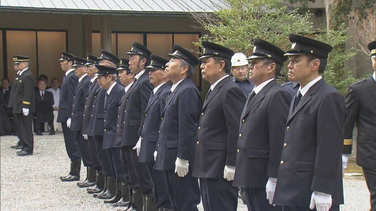 伊勢神宮で自衛消防団による"消防出初式" 地元の18歳以上の男性で…明治時代から続く 一年の防火への誓いをたてて 三重･伊勢市