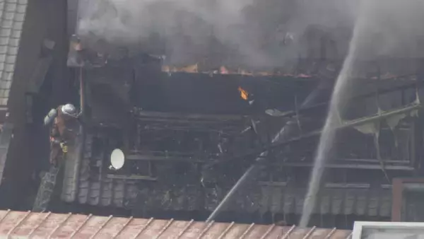 「仏壇から火が出た」との119番通報 住宅密集地で火事 90代男性と80代女性ら4人搬送 命に別状なし 名古屋・中川区