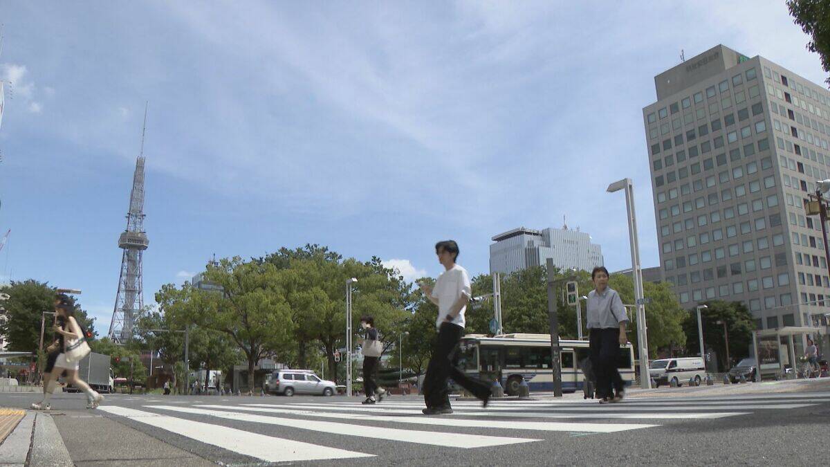 東海地方は各地で今年一番の暑さに こまめな水分補給など熱中症対策を 午後は岐阜県を中心に急な強い雨や落雷などに注意