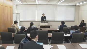 「被害者は自分の教え子」と供述　中学校の25歳男性講師を懲戒免職 住宅の敷地に侵入 浴室の当時10代女性を盗撮した罪で起訴 別の女性2人にも　三重･桑名市