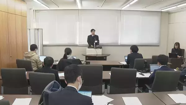 「被害者は自分の教え子」と供述　中学校の25歳男性講師を懲戒免職 住宅の敷地に侵入 浴室の当時10代女性を盗撮した罪で起訴 別の女性2人にも　三重･桑名市