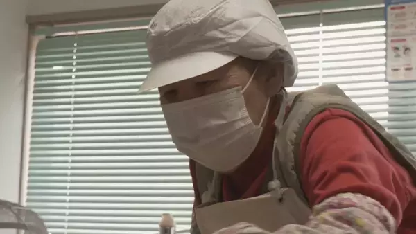 「ひと月遅れで｢ひな祭り｣祝う 飛騨地方の名物“5色のひし餅”づくり最盛期 高齢化などで今は1人で製造 色で季節の移り変わりを表現」の画像