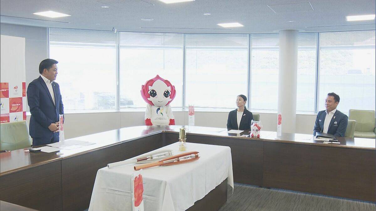来月開幕のアジア大会 聖火をともしたランタンが岐阜市へ アスリート委員が競技会場となる12の自治体を訪問