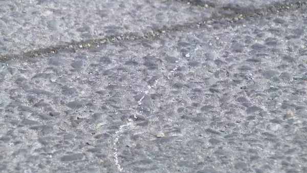 「軽乗用車どうしが出合い頭に衝突 27歳男性が意識不明 助手席の21歳男性は胸骨折の大けが 愛知･あま市の信号交差点」の画像