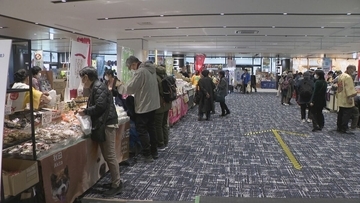 中日ビルで｢ふるさとフェア｣ 全国13県の特産品300点以上が並ぶ 旧中日ビル時代から続く通算74回目の開催