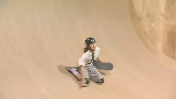 「｢コーチはつけない｣ 天才14歳のこだわり 両親が空き倉庫を練習場に “日本で1人しかできない”技も… アジア大会代表内定 スケートボード･パーク 志治群青」の画像