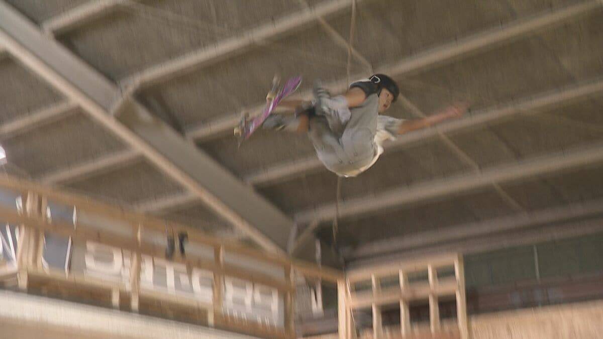 ｢コーチはつけない｣ 天才14歳のこだわり 両親が空き倉庫を練習場に “日本で1人しかできない”技も… アジア大会代表内定 スケートボード･パーク 志治群青