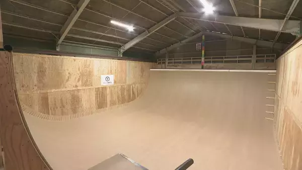 「｢コーチはつけない｣ 天才14歳のこだわり 両親が空き倉庫を練習場に “日本で1人しかできない”技も… アジア大会代表内定 スケートボード･パーク 志治群青」の画像