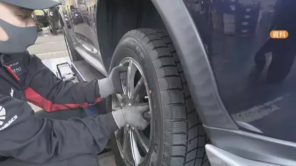 「寒さの影響でインロックが増える？ 雪道に欠かせないスタッドレスタイヤ 装着しても油断しないで ｢残り溝や空気圧など定期的な日常点検を｣ JAF隊員に密着」の画像