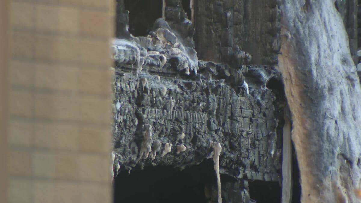 未明に住宅火災 80代とみられる男性2人を心肺停止で病院に搬送 1階からの出火を見つけた近隣住民が通報 愛知･大府市