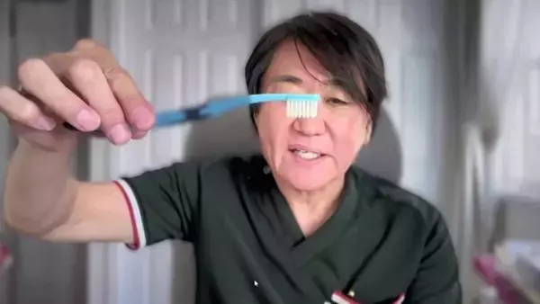 「歯ブラシには細菌がいっぱい！使い方次第では“便器ブラシ”状態に… 細菌の増殖やインフル感染リスクも高めるNG行為とは」の画像