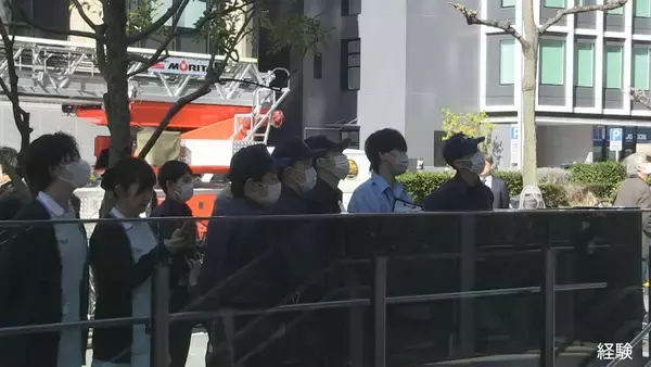 「医療を学ぶ専門学校生たちが消防と南海トラフ地震に備えた防災訓練 ｢素早い判断で人を助けられるように｣ 名古屋のスパイラルタワーズ」の画像