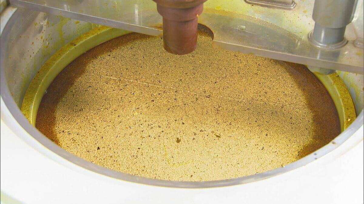 “ごみ”から大量の金が!? パソコン基板1トンから天然金鉱山の数十倍の金 “都市鉱山”が資源不足の日本を救う?