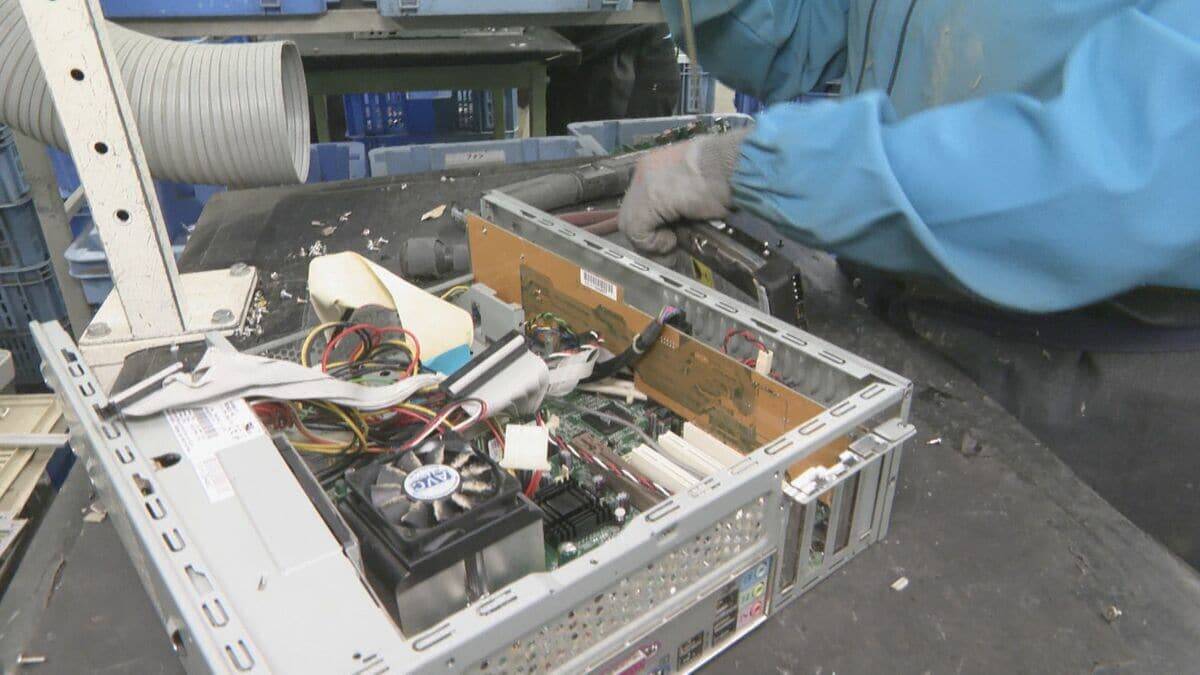 “ごみ”から大量の金が!? パソコン基板1トンから天然金鉱山の数十倍の金 “都市鉱山”が資源不足の日本を救う?